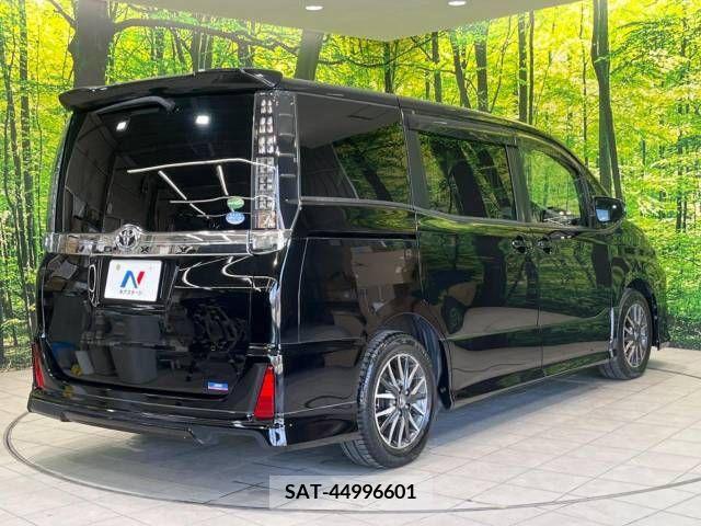 Toyota VOXY 2015-09 350509-17