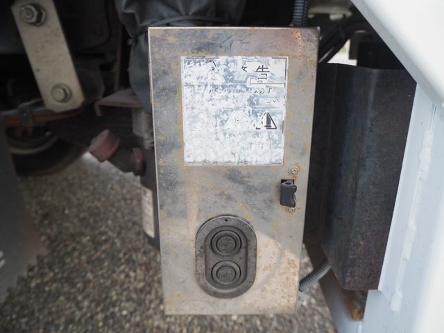 Isuzu ELF TRUCK 2008-11 190388-24