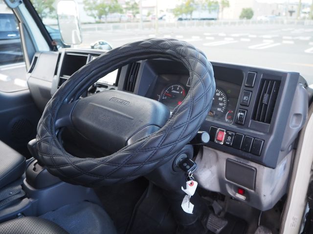 Isuzu ELF TRUCK 2008-11 190388-1