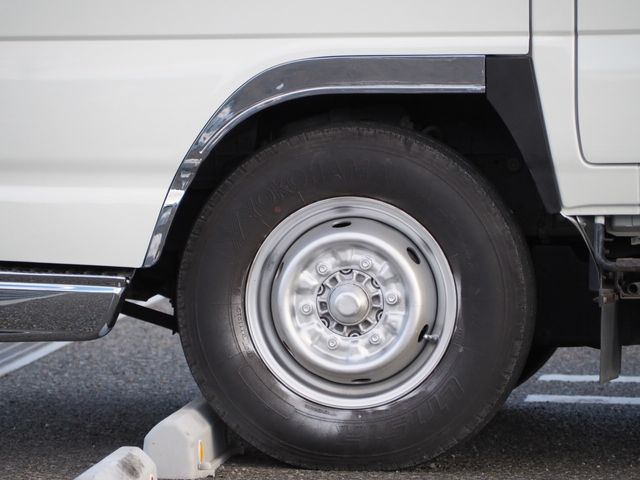 Isuzu ELF TRUCK 2008-11 190388-9