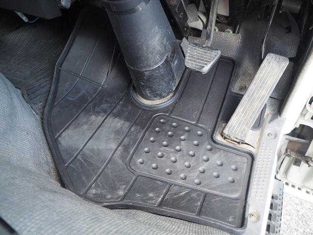 Isuzu ELF TRUCK 2008-11 190388-17