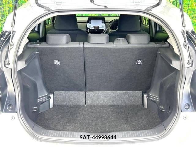Toyota AQUA 2021-09 313376-10