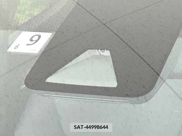 Toyota AQUA 2021-09 313376-3