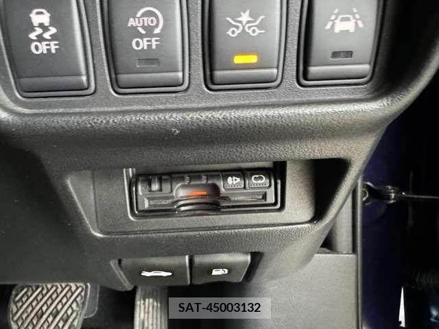 Nissan JUKE 2015-11 233379-19