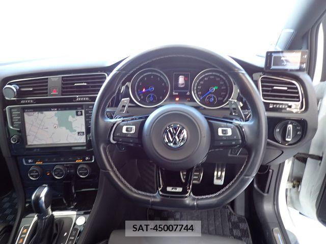 VolksWagen GOLF R 2016-10 225275-12