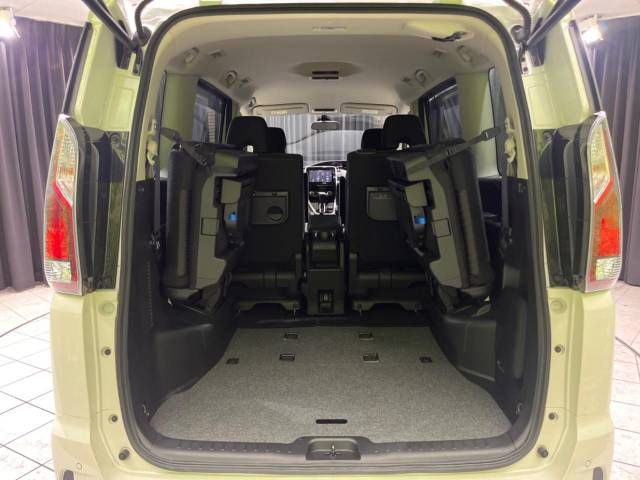 Nissan SERENA 2016-10 5686-10