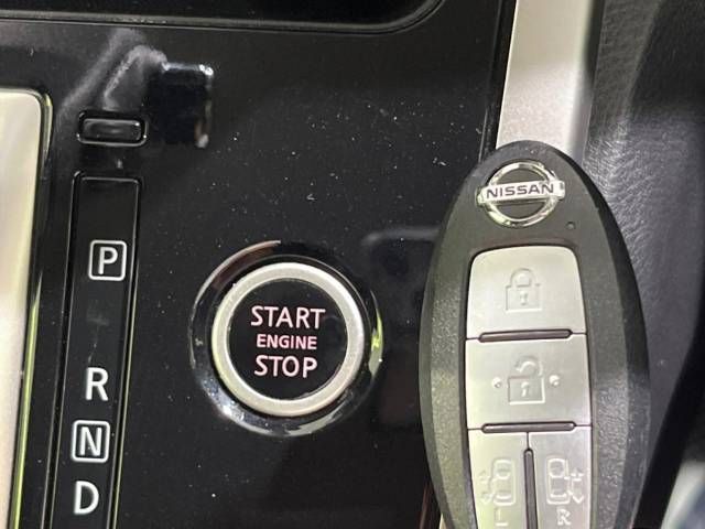 Nissan SERENA 2016-10 5686-6