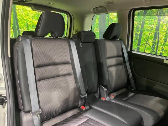 Nissan SERENA 2016-10 5686-8