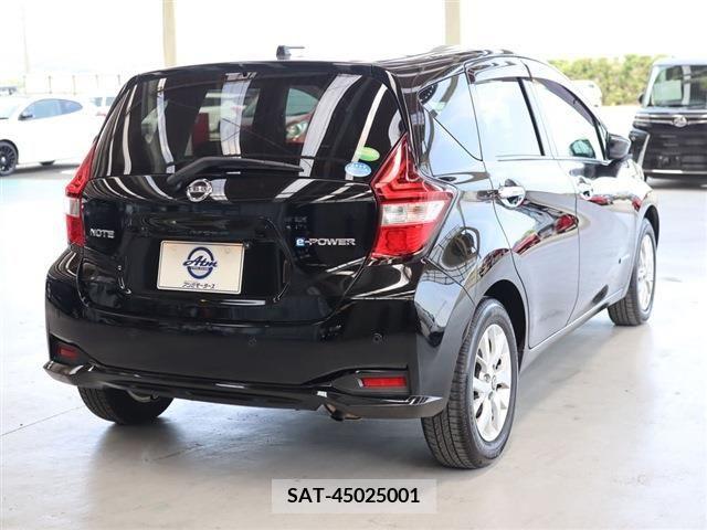 Nissan NOTE 2018-12 305458-6