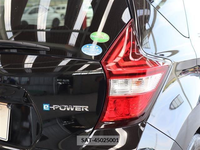 Nissan NOTE 2018-12 305458-25