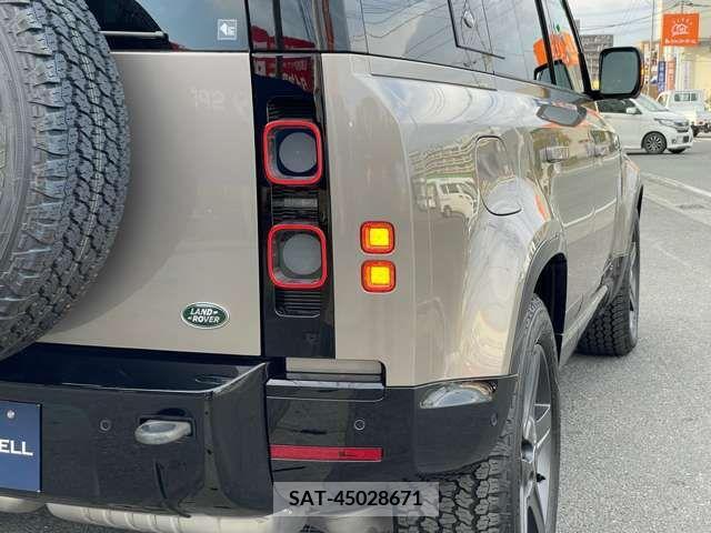 ROVER DEFENDER 2023-03 210736-13