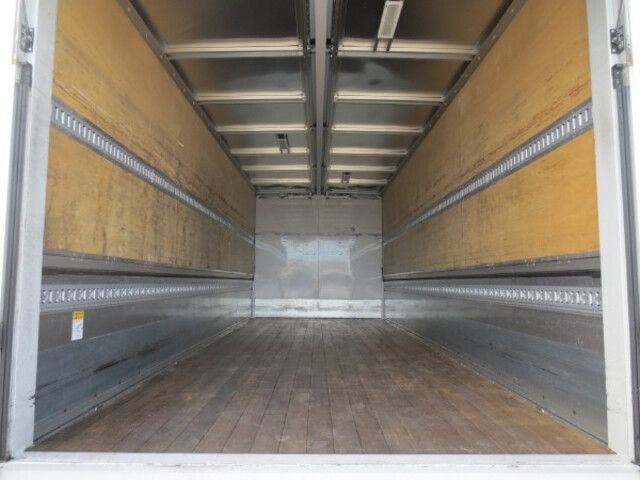 MITSUBISHI FUSO Fighter 2019-04 23630-11