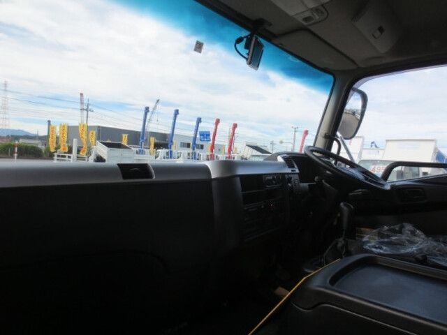 MITSUBISHI FUSO Fighter 2019-04 23630-15