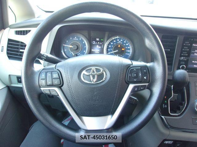 Toyota SIENNA 2020-05 210798-3
