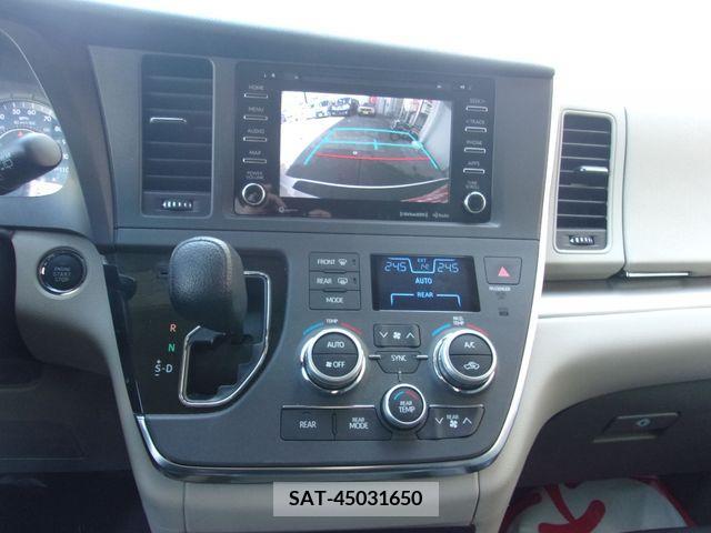 Toyota SIENNA 2020-05 210798-6