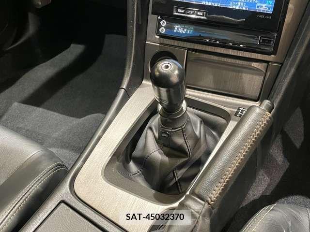 Nissan SKYLINE GT-R 2002-07 285532-5