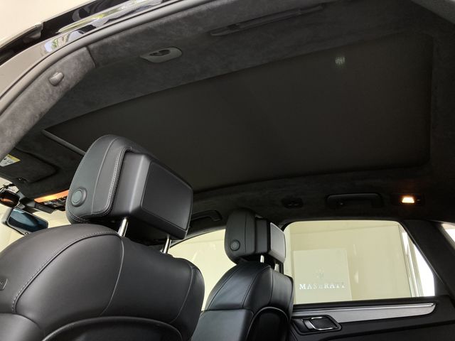 Porsche MACAN 2015-08 6321-28