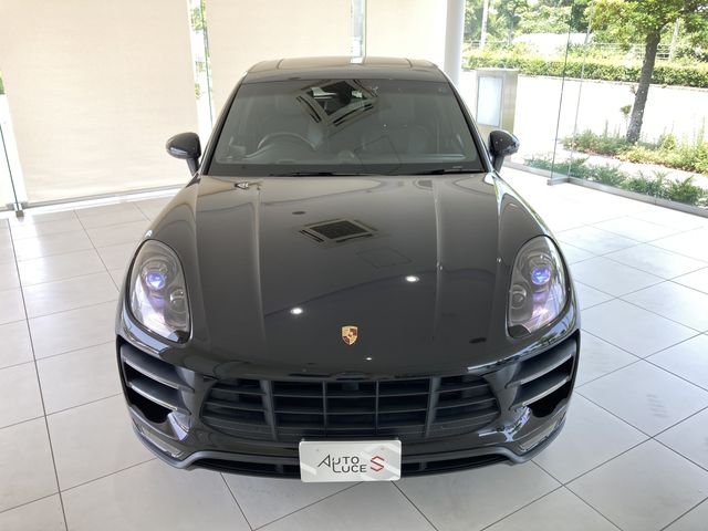 Porsche MACAN 2015-08 6321-1