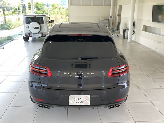 Porsche MACAN 2015-08 6321-5