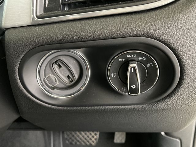 Porsche MACAN 2015-08 6321-15