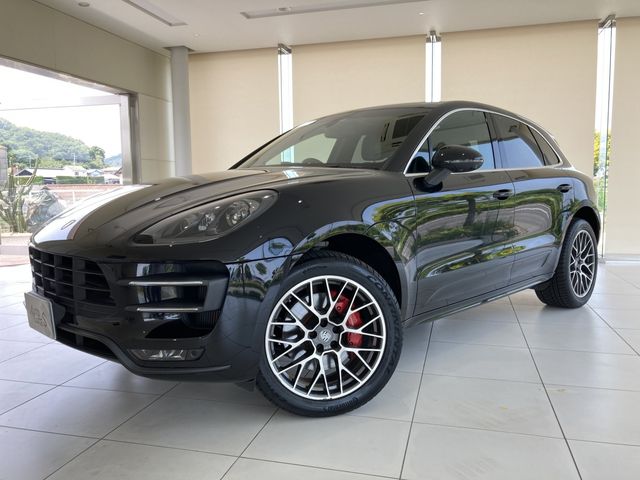 Porsche MACAN 2015-08 6321-0