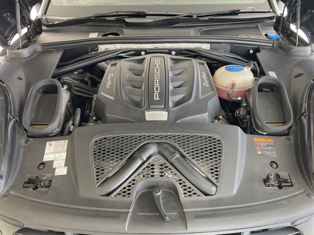 Porsche MACAN 2015-08 6321-10