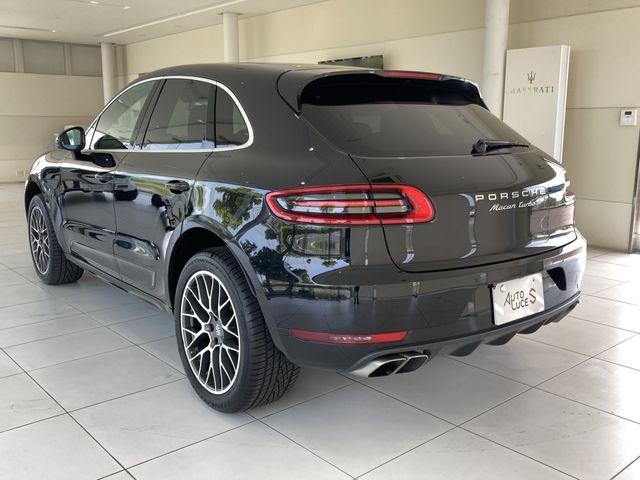 Porsche MACAN 2015-08 6321-6