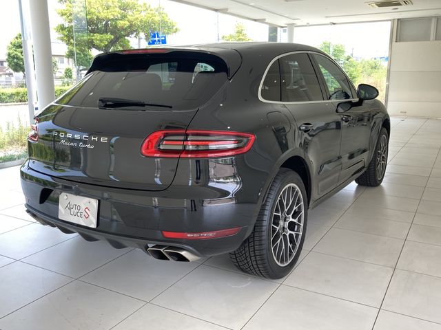 Porsche MACAN 2015-08 6321-4