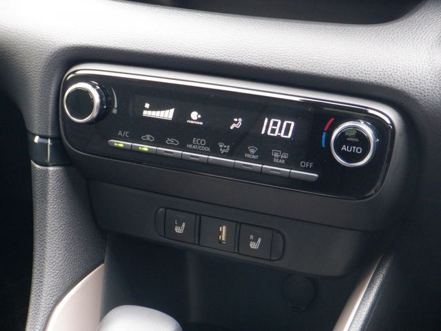 Toyota YARIS 2020-11 5886-6