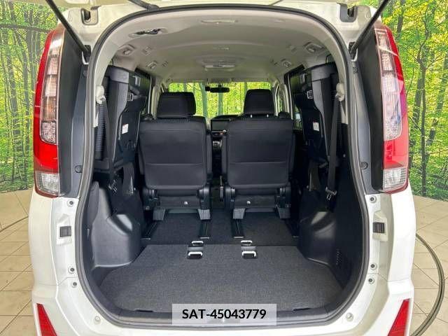 Toyota NOAH 2015-09 365095-11