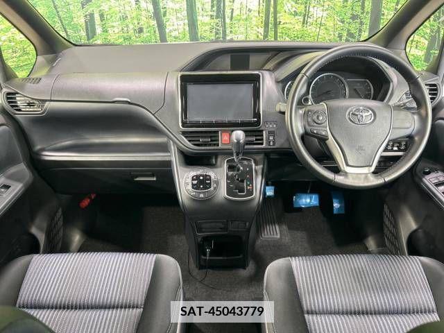 Toyota NOAH 2015-09 365095-1