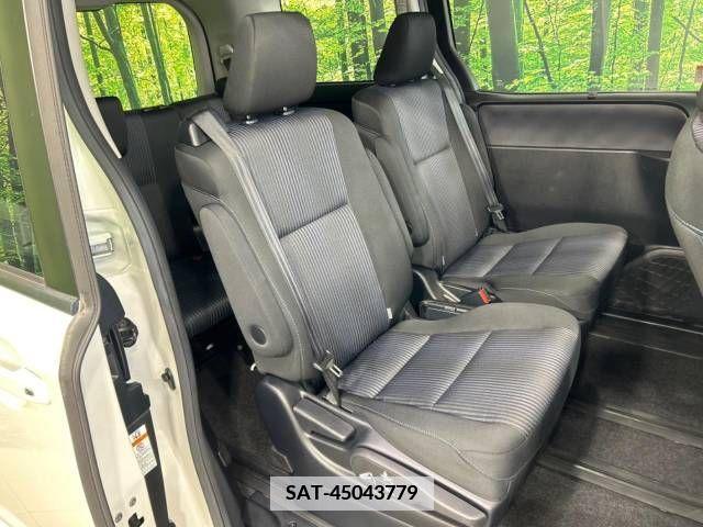 Toyota NOAH 2015-09 365095-9