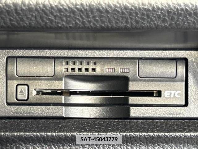 Toyota NOAH 2015-09 365095-6