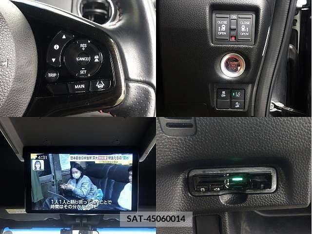 Honda N BOX CUSTOM 2018-06 220981-4