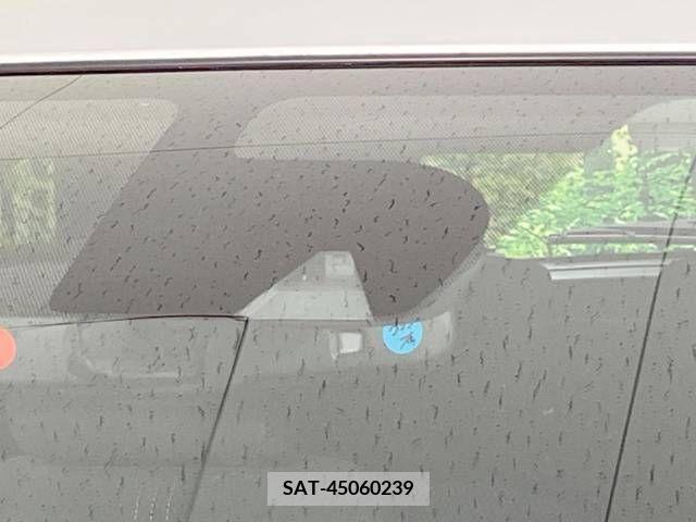 Nissan NOTE 2014-10 302357-2