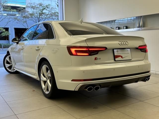 Audi S4 2019-09 24376-5