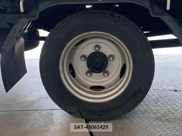 Hino DUTRO 2011-08 203753-17