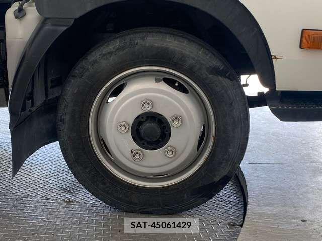 Hino DUTRO 2011-08 203753-16