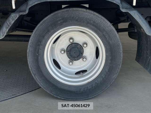 Hino DUTRO 2011-08 203753-14