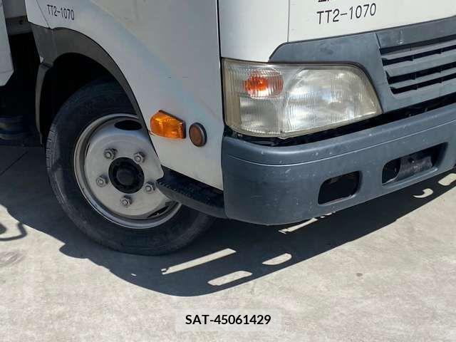 Hino DUTRO 2011-08 203753-8