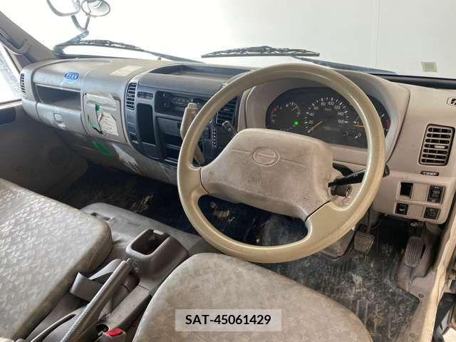 Hino DUTRO 2011-08 203753-19