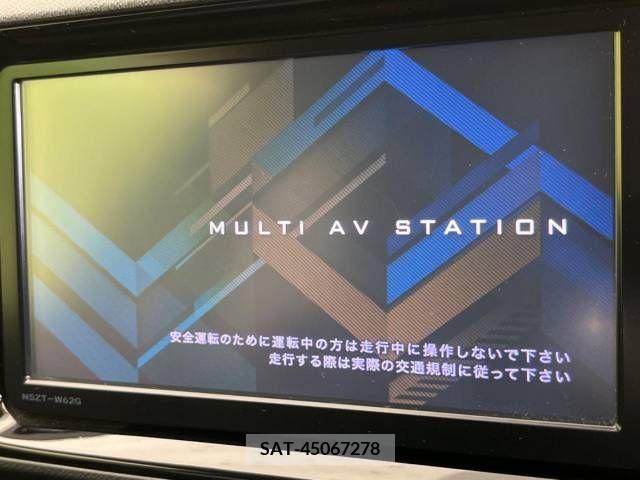 Toyota AQUA 2015-08 292194-2
