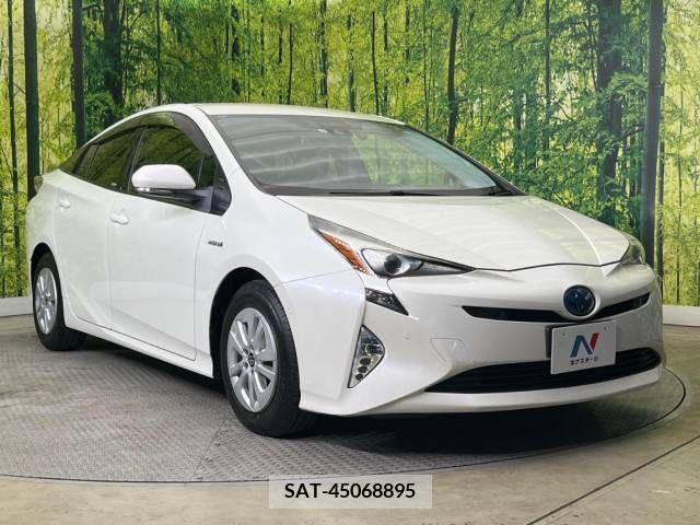 Toyota PRIUS 2017-04 246688-16