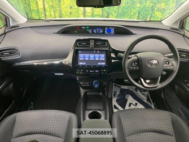 Toyota PRIUS 2017-04 246688-1