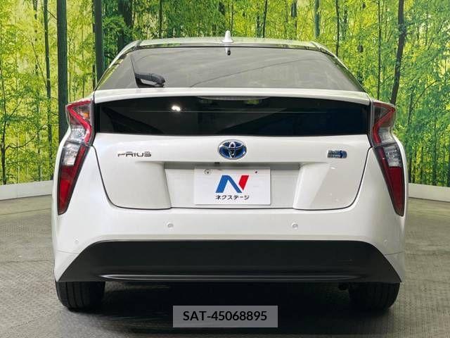 Toyota PRIUS 2017-04 246688-15
