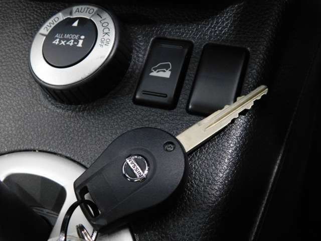 Nissan X-TRAIL 2009-10 23337-5