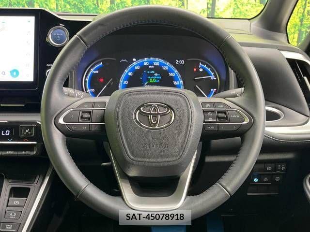 Toyota VOXY HYBRID 2022-09 370572-12