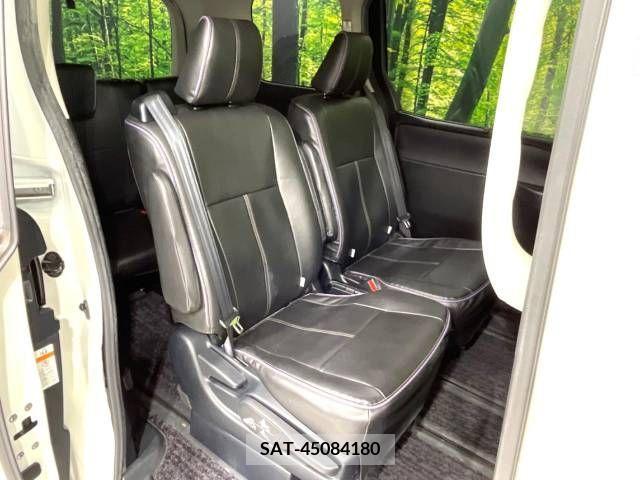 Toyota VOXY 2016-11 345146-11