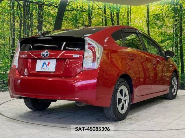 Toyota PRIUS 2013-03 366586-17