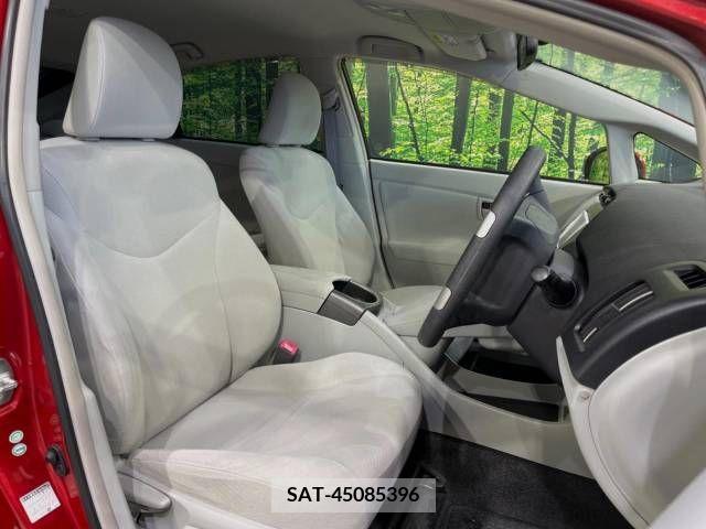 Toyota PRIUS 2013-03 366586-8